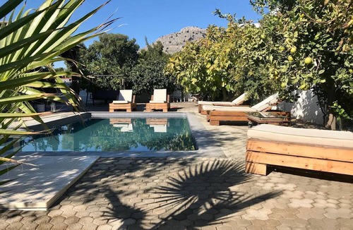 Pefkos House | Holiday home "Villa Amor" beachfront