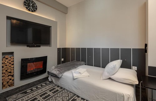 Thessaloniki City Centre Apartment | Helios central luxury suite