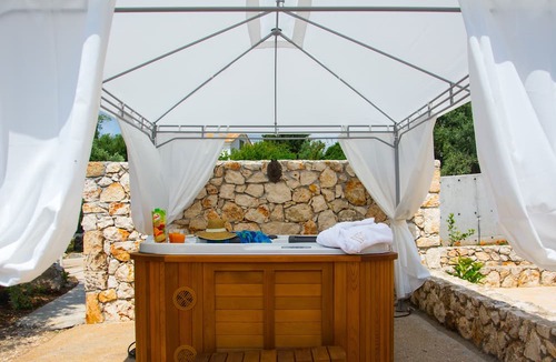 Karavados Villa | Ideales Resort
