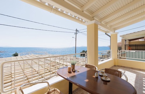 Katavolos Apartment | Salt and Sun Apartments by Konnect, Kaminaki Beach