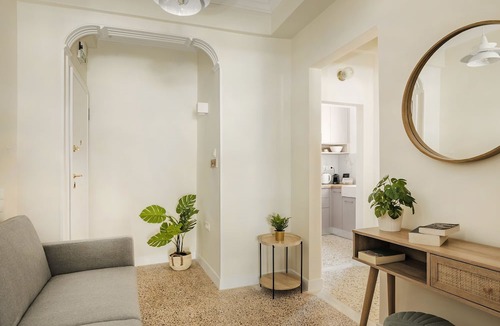Kypseli Apartment | DECEMBER DISCOUNTS:2 mins walk from trendy pedestrian str