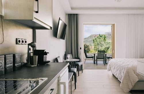 Stoupa Apartment | Lighthouse Apartments