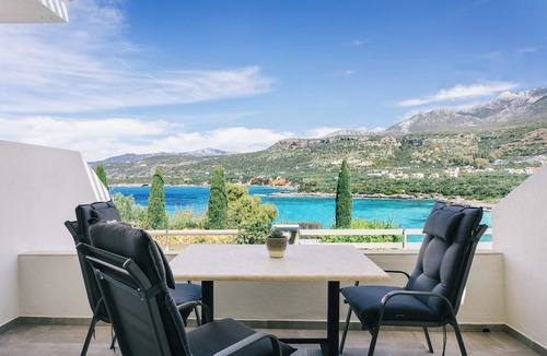 Stoupa Apartment | Lighthouse Apartments