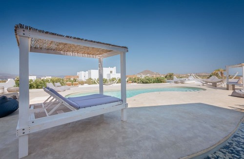 Agia Anna Villa | SUPERB NEW VILLA WITH POOL, CLOSE TO THE BLUE FLAG BEACH IN AGIA ANNA NAXOS