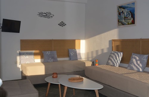 Herronisos Apartment | Klados Studios