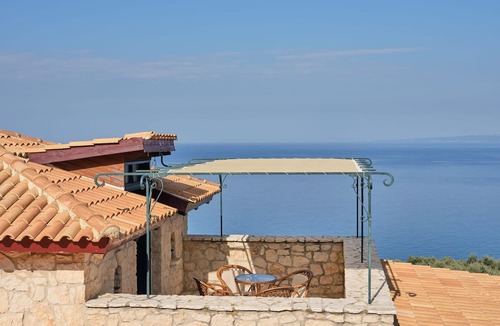 Xirokastello Villa | Diamond Suites