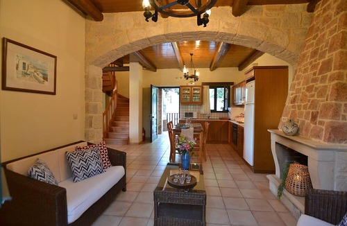 Pendamodi Villa | Christina Villas