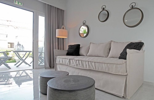 Haniotis Apartment | Minthi Boutique Apartments