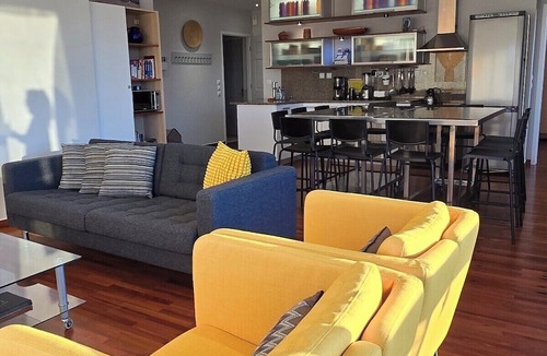 Pangrati Condo | Make some family memories - 4 bd/4ba, views, W/D, WiFi