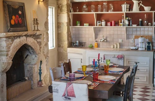 Sitia House | Pera Chorio - Dion: Artist's stone house with countryside views