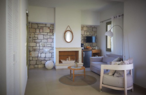 Gargaliani Apartment | Callisto Seaside Eione Junior Suite