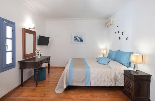 Perissa Apartment | Meltemi Suites