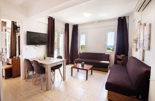 Pylos-Nestoras House | Romanos Beach Villas