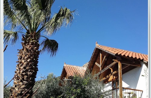 Palaiochora Cottage | Cottage Sleeps 3 with Sea Views and Parking