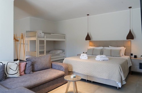 Skyros Town Apartment | APADEMIA SKYROS