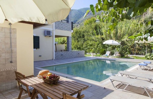 Vassiliki Apartment | Azalea Villas