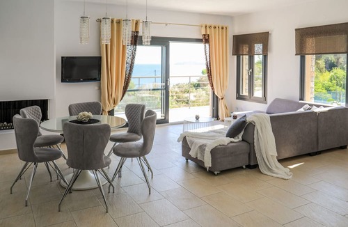 Vassilias Villa | Golden King
