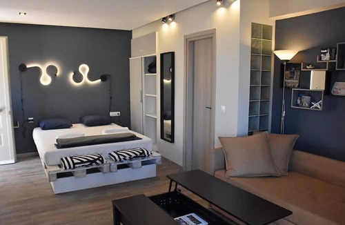 Rafina-Pikermi Apartment | Cozy studio 50m from the beach of Rafina & 700m from the port