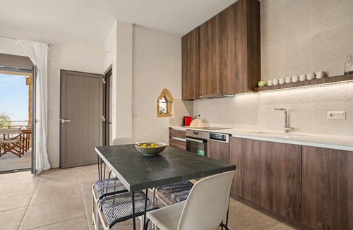 Kardamyli Apartment | Apartment 'Aliki' with Sea and Taygetos Mountain View
