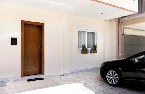 Stavroupoli Apartment | The PINE, Stylish Thessaloniki Stay & Priv Parking