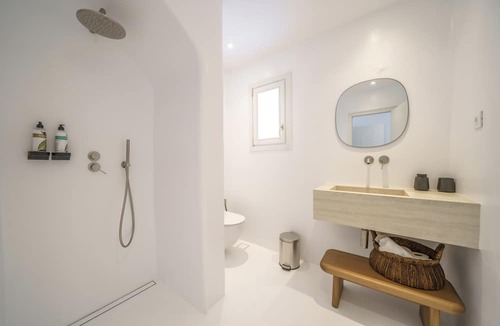 Paraga Villa | Unrivaled grandeur and absolute seclusion meet infinite Aegean horizons