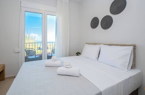 Polichrono Villa | Blue Donkey Villas