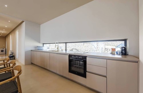 Sakës House | Mediterran Infinity Villa | Pool & Seaview by PikHost