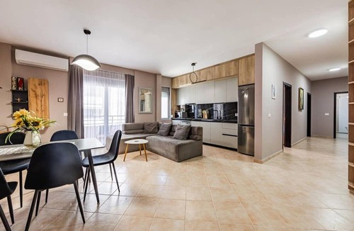 Vlore Apartment | Coastal Living Retreat | 2BR in Lungomare by PikHost