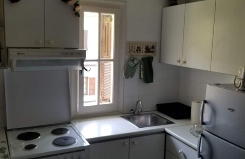 Papa Nero Apartment | Paradise in Ai Giannis Apartment with Sea View, Wi-Fi, and Air Conditioning