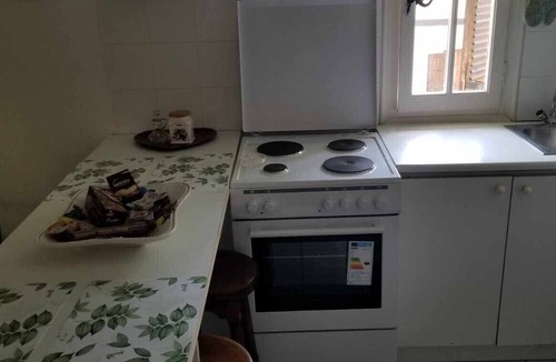 Papa Nero Apartment | Paradise in Ai Giannis Apartment with Sea View, Wi-Fi, and Air Conditioning