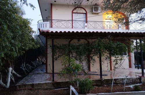 Messini Villa | Country House 'Aggeliki House' with Mountain View, Wi-Fi and Air Conditioning