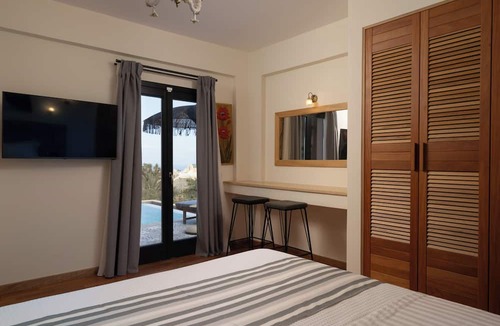 Fira Villa | Golden Moments Luxury Stone Villas.