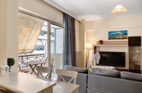 Athens Apartment | Apartment 'Pallada' with Balcony, Wi-Fi and Air Conditioning