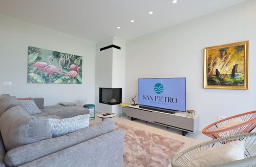 Ishem Apartment | Sanpietro Vacation Rentals