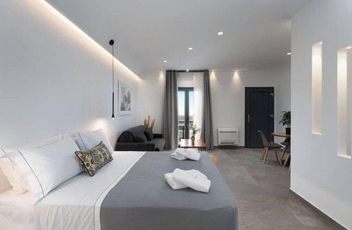 Megalochori Villa | LyMaRou Collection