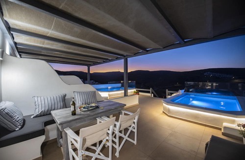 Xilokeratidi Villa | Myrsini's Luxury Suites