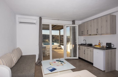 Xilokeratidi Villa | Myrsini's Luxury Suites