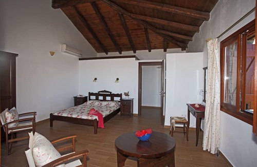 Agios Vasileios Villa | Vrachos Villas