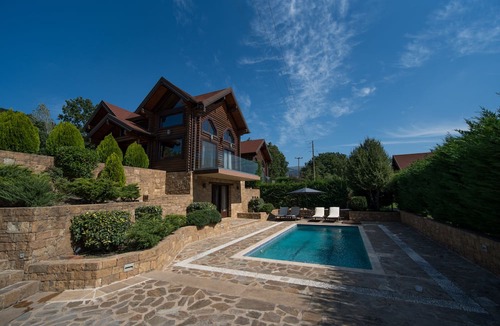 Karpenisi Villa | Evritos Villas & Suites with Pool