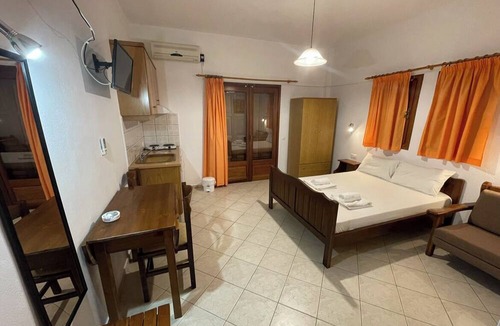 Platania Apartment | Delfinia Studios