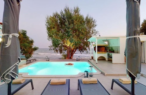 Viannos Apartment | NIKKON LUXURY LIVING is a luxury private villa, in top of the sea.Enjoy LUXURY.