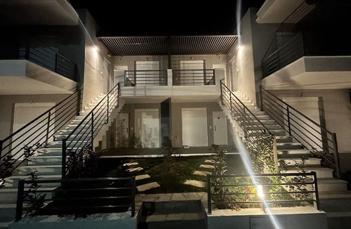 Paralia Ofryniou Apartment | Kalofas Apartments