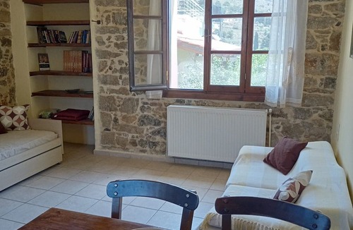 Apostoli Apartment | Orgon Farm Village Houses