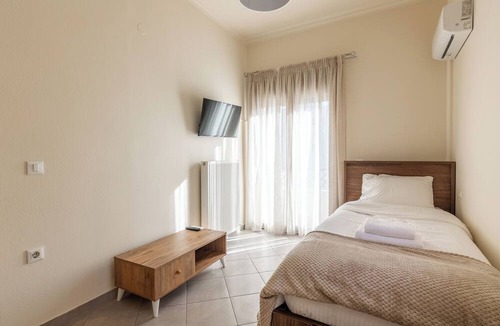 Heraklion Apartment | Zephyrus Cityscape Condo,By IdealStay Experience