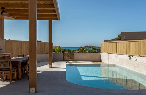 Karteros Apartment | Cicada Suites & Villas
