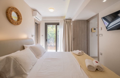Daratsos Apartment | Glaros Casa - Garden near Beach w. Parking & EV