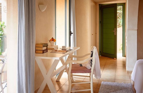 Skotino Apartment | Village Heights Resort
