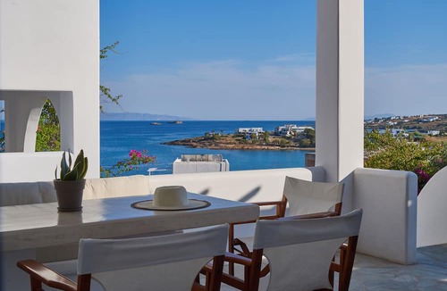 Piso Livadi Apartment | Cleopatra Seaside Homes Paros