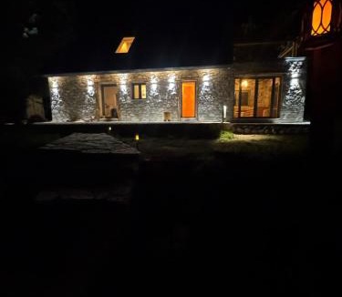 Kato Pedina Ski Chalet | Cedar Wood Cabin