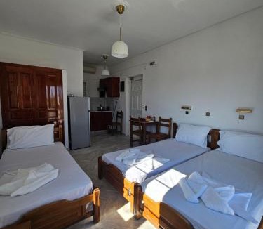 Marathokampos Apartment | Villa Angeliki II